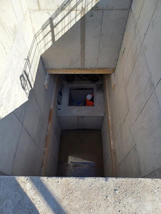 Reinforced Concrete Elevator Shaft at Montluçon Station, France (© E.T.L Structures)