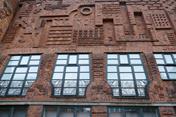 Экспрессионистский дизайн фасада на Бёттхерштрассе (Германия)