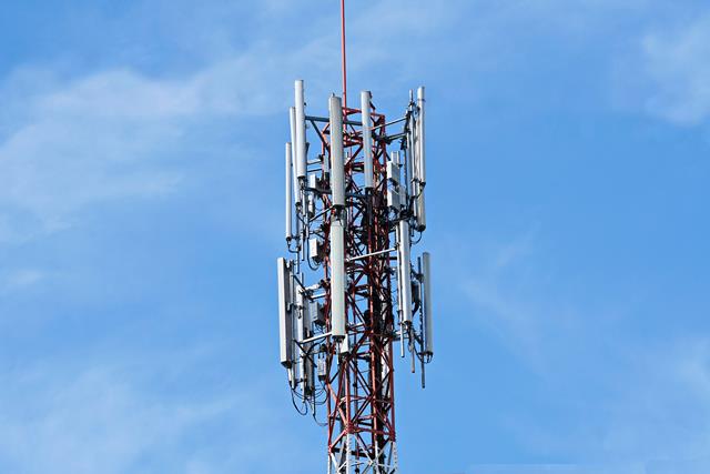 Vysílací stožár 5G mobilní sítě