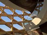 Vnitřní pohled na dřevěnou nosnou konstrukci CIMU (© sblumer ZT GmbH)