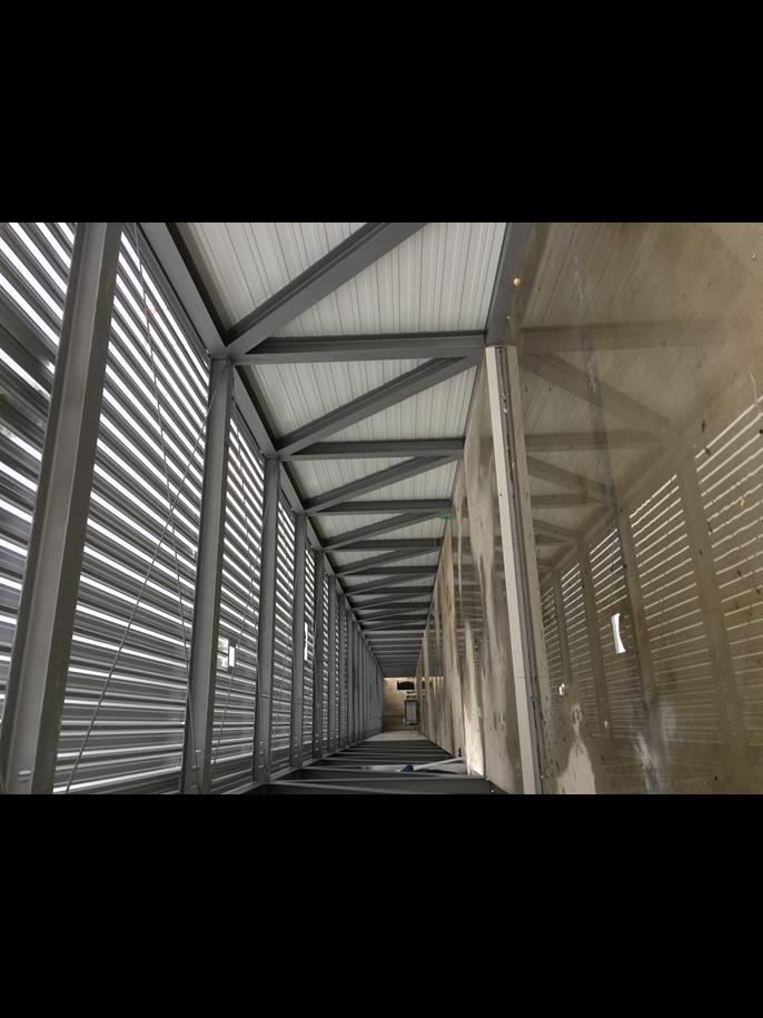 Pohled na běžeckou dráhu (© Statik Breinbauer)