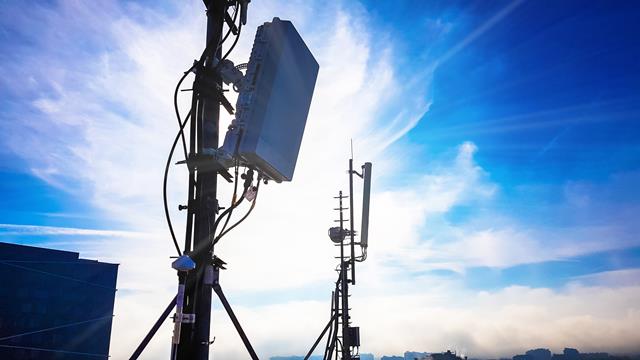 Vysílací stožáry pro mobilní síť 5G