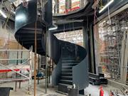 Točité schodiště při montáži (© Matrix Consulting Engineers Ltd)