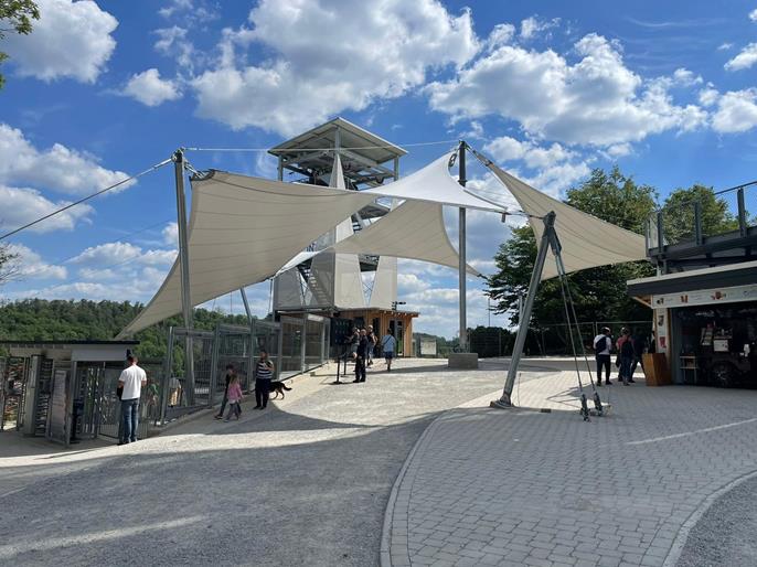 Membránové zastřešení atrakce Harzdrenalin u přehrady Rappbode v Harzu (© Ingenieurbüro Gisela Zündel)