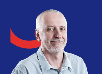 Petr Míchal na Sympoziu Mosty 2025, portrét ilustrativního účastníka.