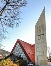 Moderní dřevěná zvonice