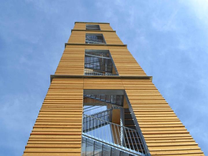 Pohled na fasádu rozhledny Bannwaldturm