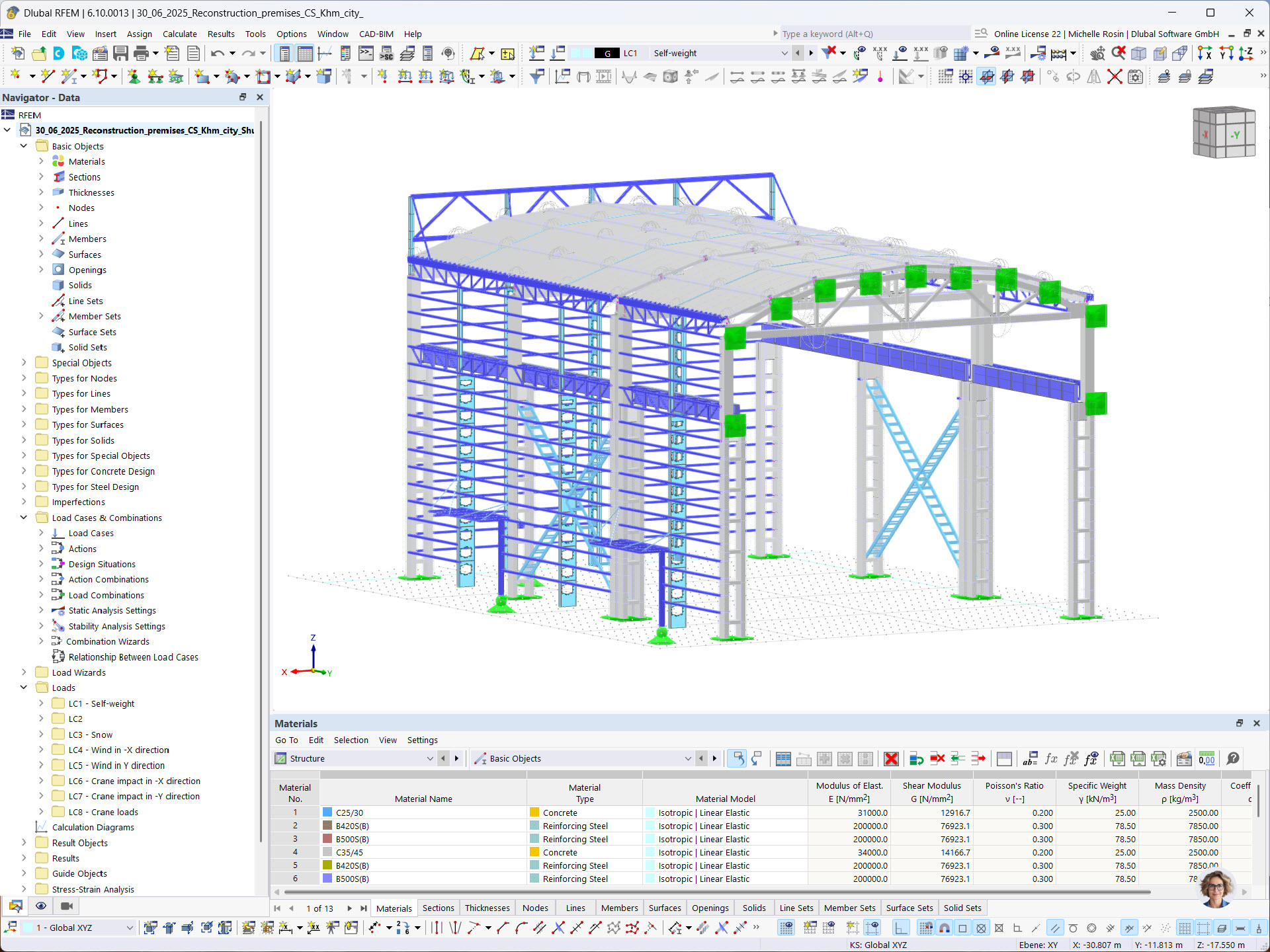 3D zkušební model rozsáhlé logistické haly s detailně modelovanou konstrukcí