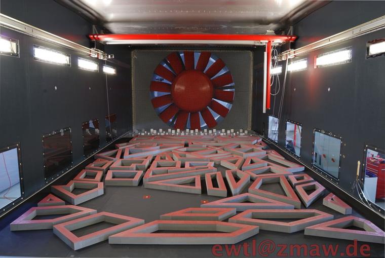 Model větrného tunelu s prvky drsnosti pro simulaci proudění v blízkosti základu "Michel City"