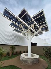 Stabilní ocelová konstrukce pro instalaci fotovoltaických systémů ve formě stromu