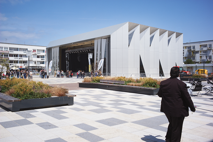 Halle in Calais (© Julien Lanoo)