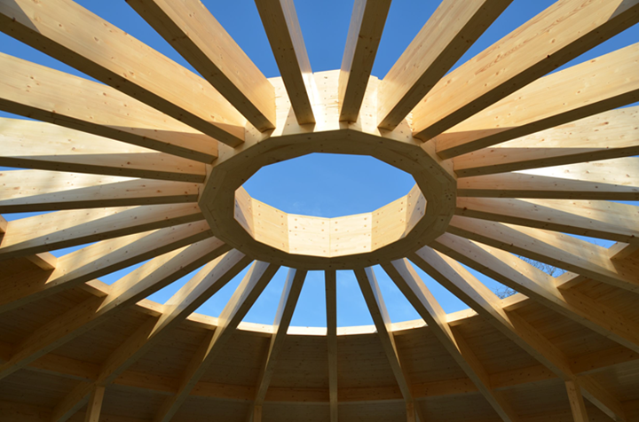 Zentraler Ring aus Holz (© Ing. Šrůtek)