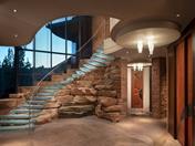 Abgehängte Glastreppe im Wohnhaus Moongate in Sedona, Arizona, USA (© SWABACK pllc)