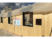 Brettsperrholzwände mit Öffnungen des Jo&Joe Hotels in Gentilly, Frankreich (© Le Bras Frères)