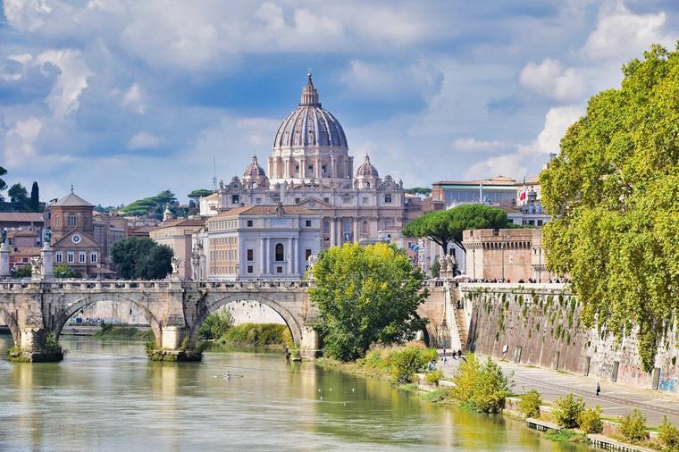 Aussicht auf den Petersdom in Rom