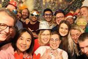 Wie im vergangenen Jahr war auch dieses Mal die Fotobox Highlight der Weihnachtsfeier.