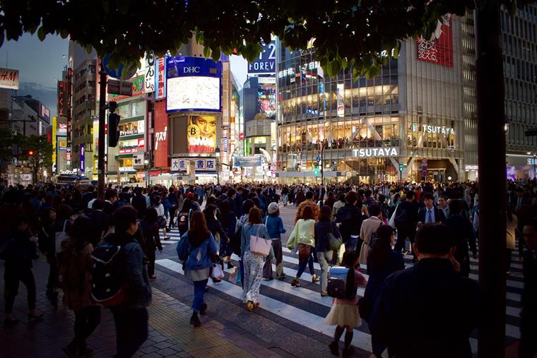 Die Wohnungsnot in Japans Großstädten treibt den Trend voran, immer weiter in die Höhe zu bauen.