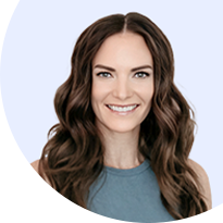 Porträt von Amy Heilig, Geschäftsführerin der Niederlassung in den USA und Ingenieurin für technische Unterstützung und Vertrieb, mit Darstellung ihrer Rolle im Unternehmen.