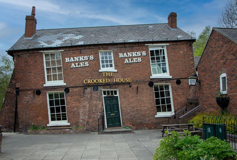 Der Crooked House Pub war eine echte nationale Attraktion.