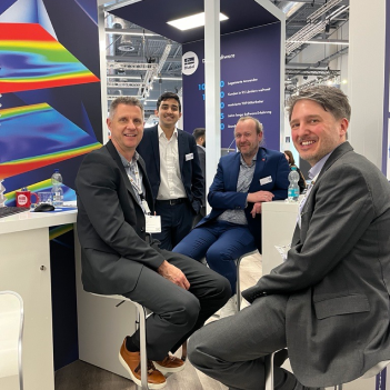 Messestand als Networking-Event | Fachgespräche und Ideenaustausch unter Branchenexperten