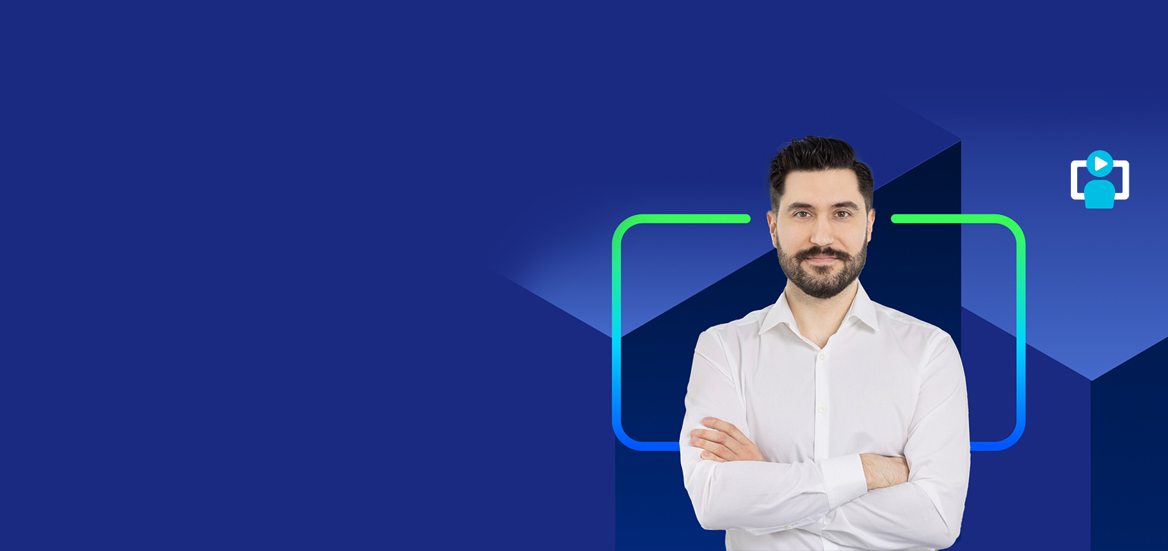 Ein Vortragender präsentiert in einer Masterclass über Online-Kurse. Teilnehmer hören aufmerksam zu.