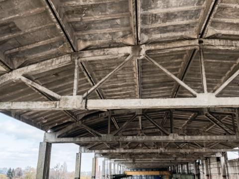 Rekonstruktionsprojekt in der Ukraine, bei dem Industrieanlagen von PPVP KARKAS in ein Logistikzentrum umgewandelt werden.