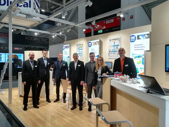 Dlubal employees shortly before the opening of the Dlubal stand at BAU 2019 in Munich