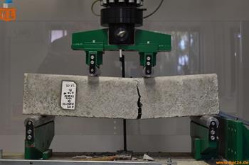 Completed 4-Point Bending Test with Crack Opening (Image: BPL Müller and Lobisch GmbH)