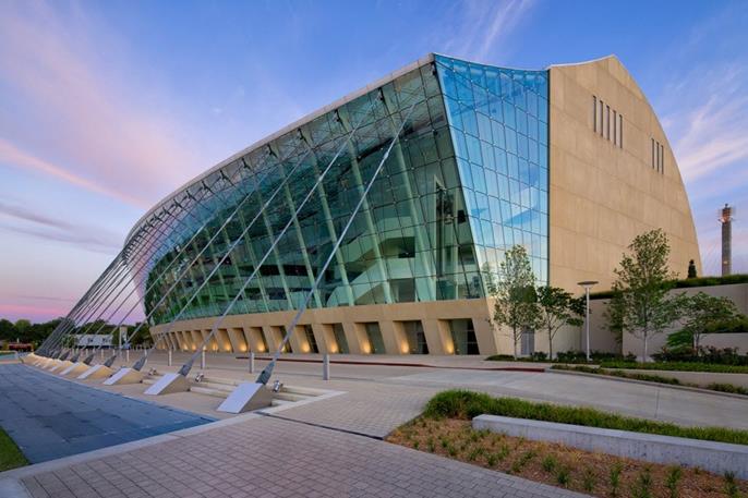 Atrium with Glass Facade (©www.novumstructures.com)