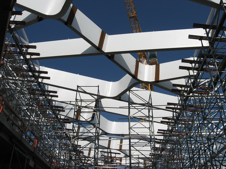 Steel Structure of Food Court Roof (© Helika a.s.)