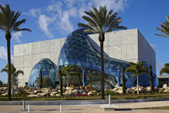 Exterior View of Museum with "Enigma" (© Novum Structures)