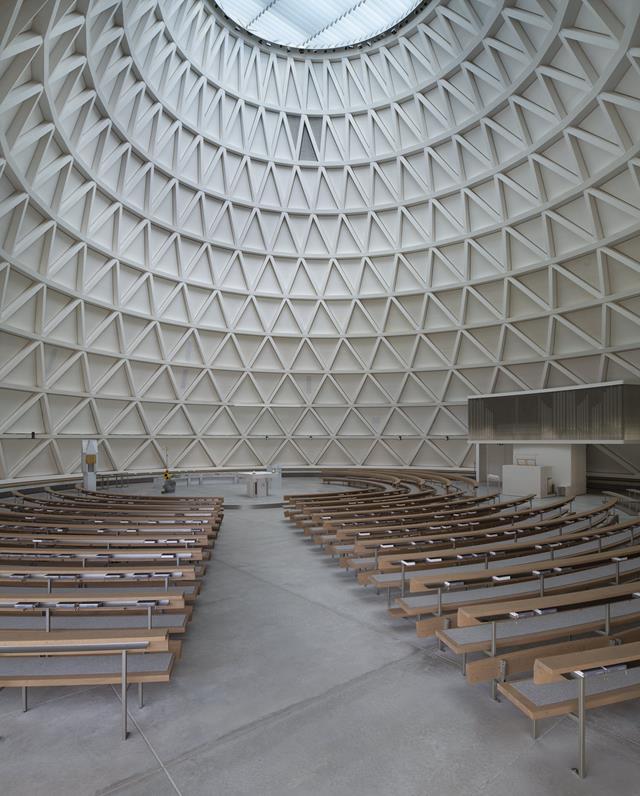 Interior View of Church (© Christoph Stepan)