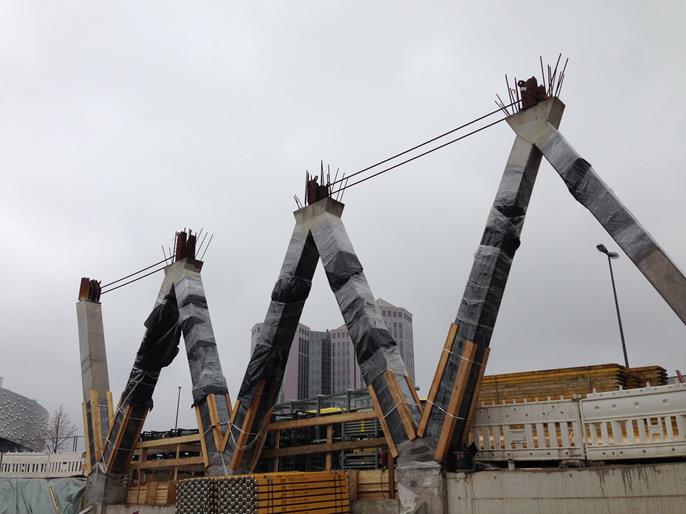 V-Shaped Columns During Construction (© FCP - Fritsch, Chiari & Partner ZT GmbH)