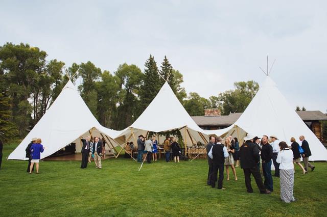 Conjoined CanopyMarqui Tents (© Under Canvas)