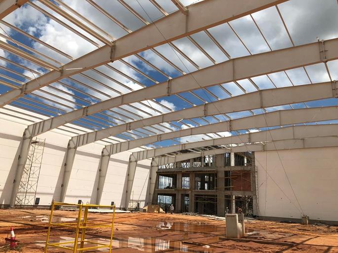 Hangar During Construction (© Metalúrgica Vera S.R.L)