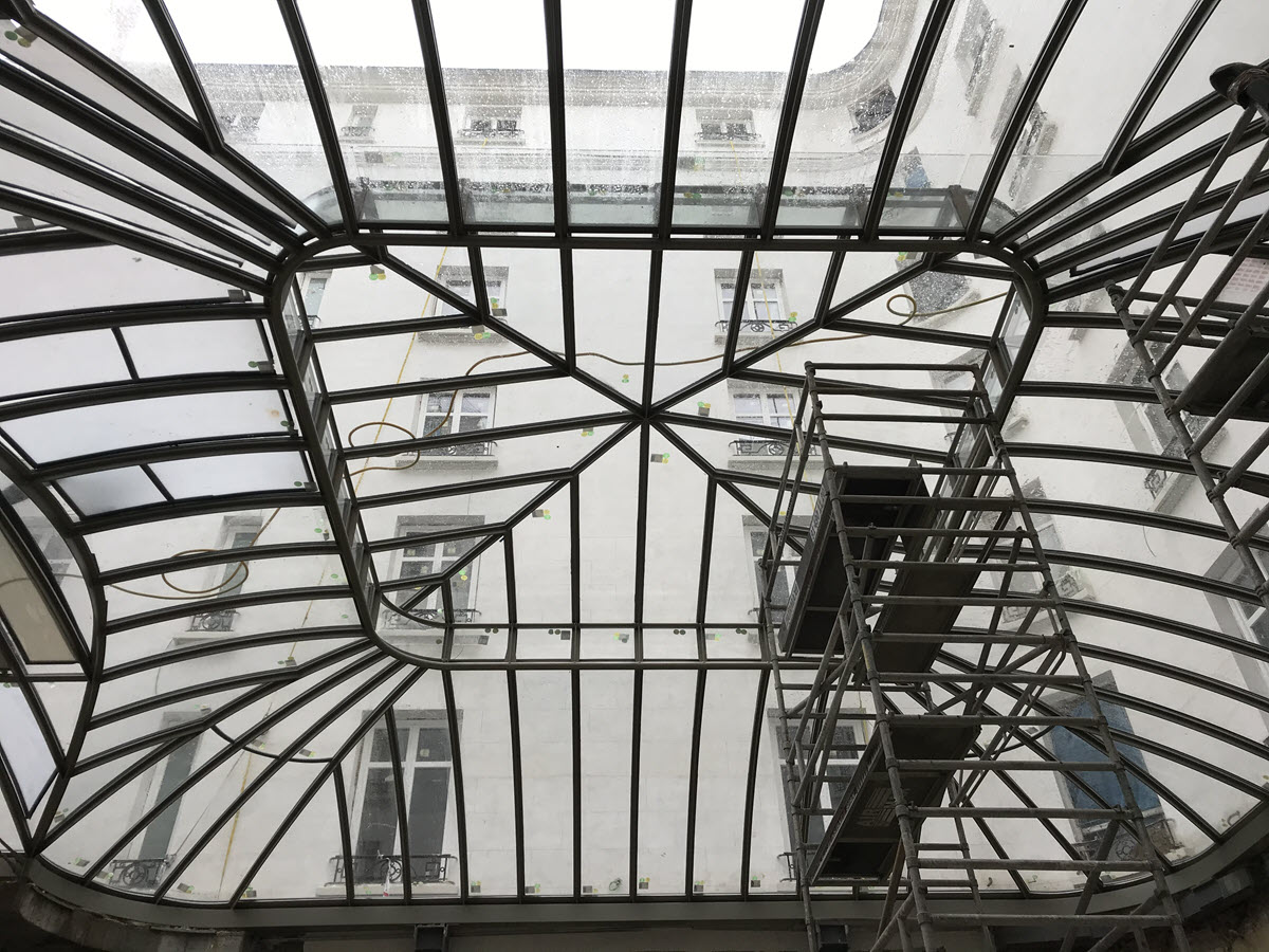 Inside the Skylight (© Bellapart)