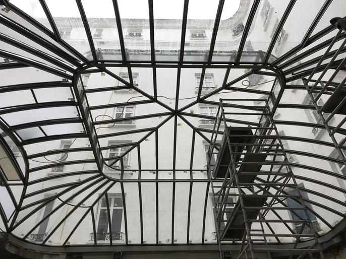 Inside the Skylight (© Bellapart)