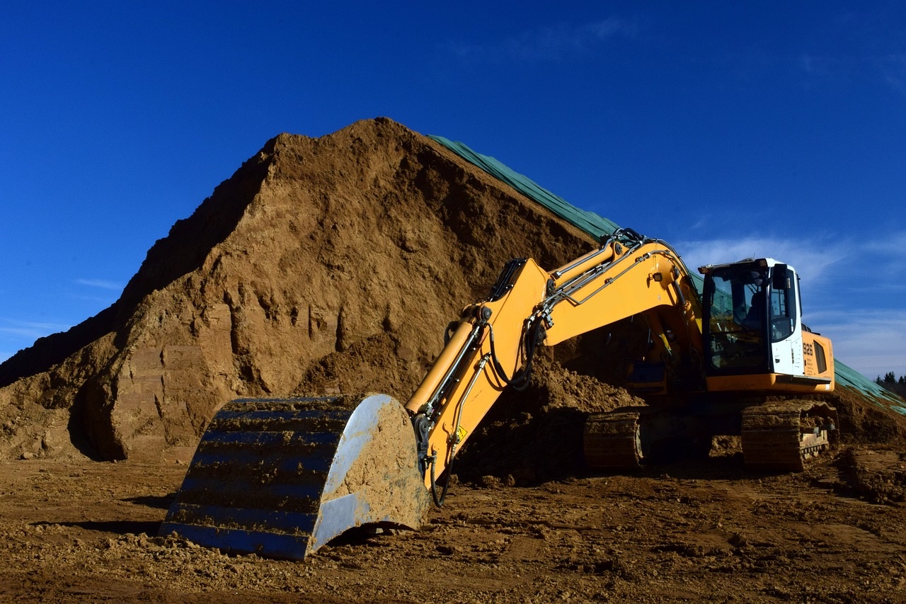 BLOG 000076 |    More Clay for World and Environment. Stephan Egginger originally studied ecotechnology and energy technology in Austria. Thus, he focused