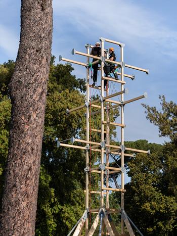 Construction of Tower (© Victoria Tanto)