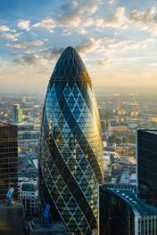 Bizarre Structure of Screwed Skyscraper Named "The Gherkin"
