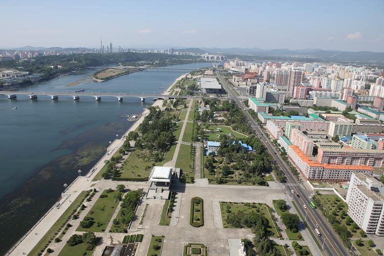There are not many modern buildings in Pyongyang, the capital of North Korea.
