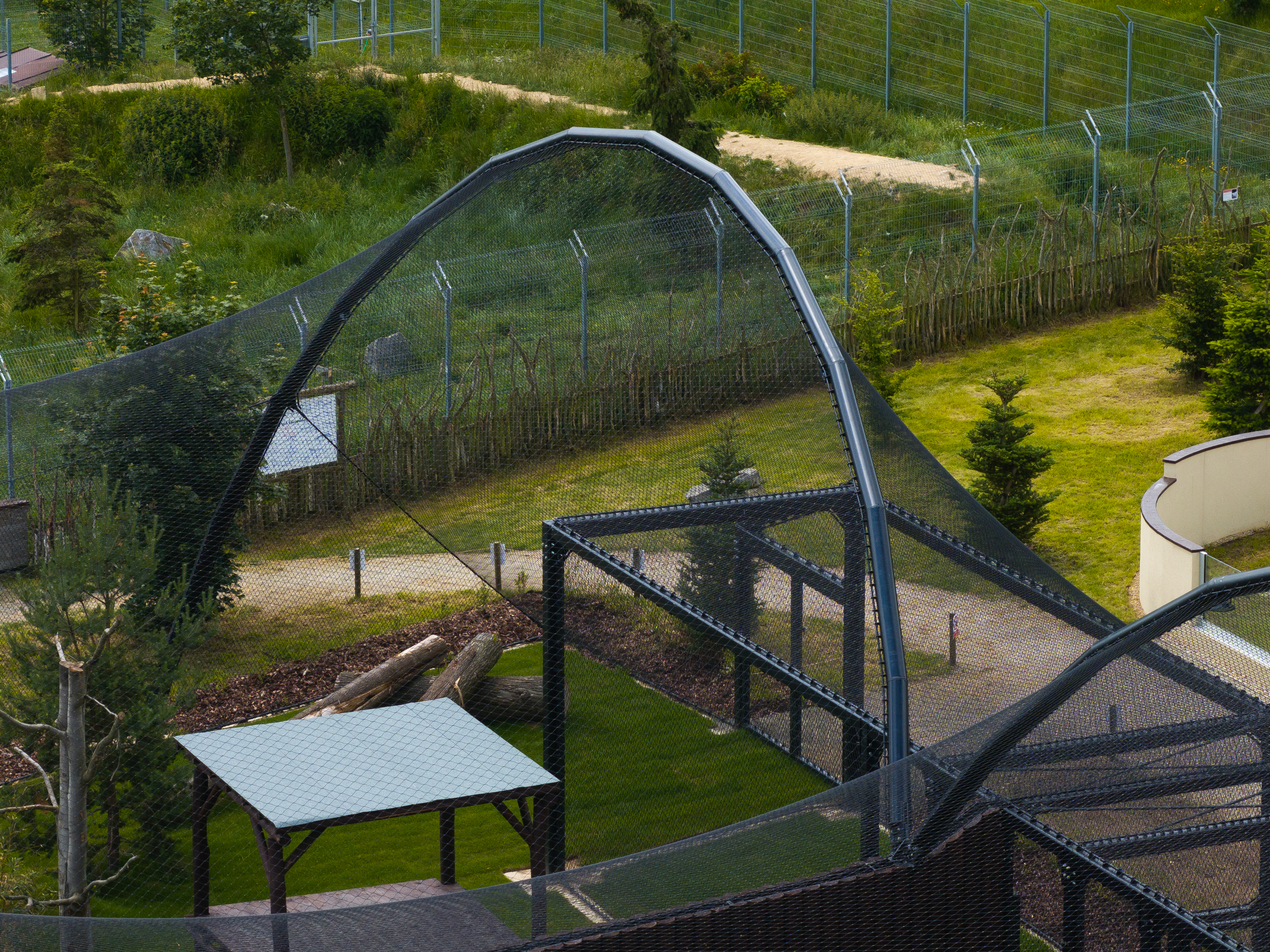 Structure of CITES Rescue Center Pavilion in Tábor Zoo | Detail of Cladding with Stainless-Steel Net