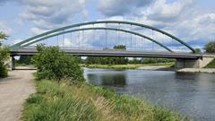 View of the Kuhdammbrücke bridge in Wustermark from the left bank.