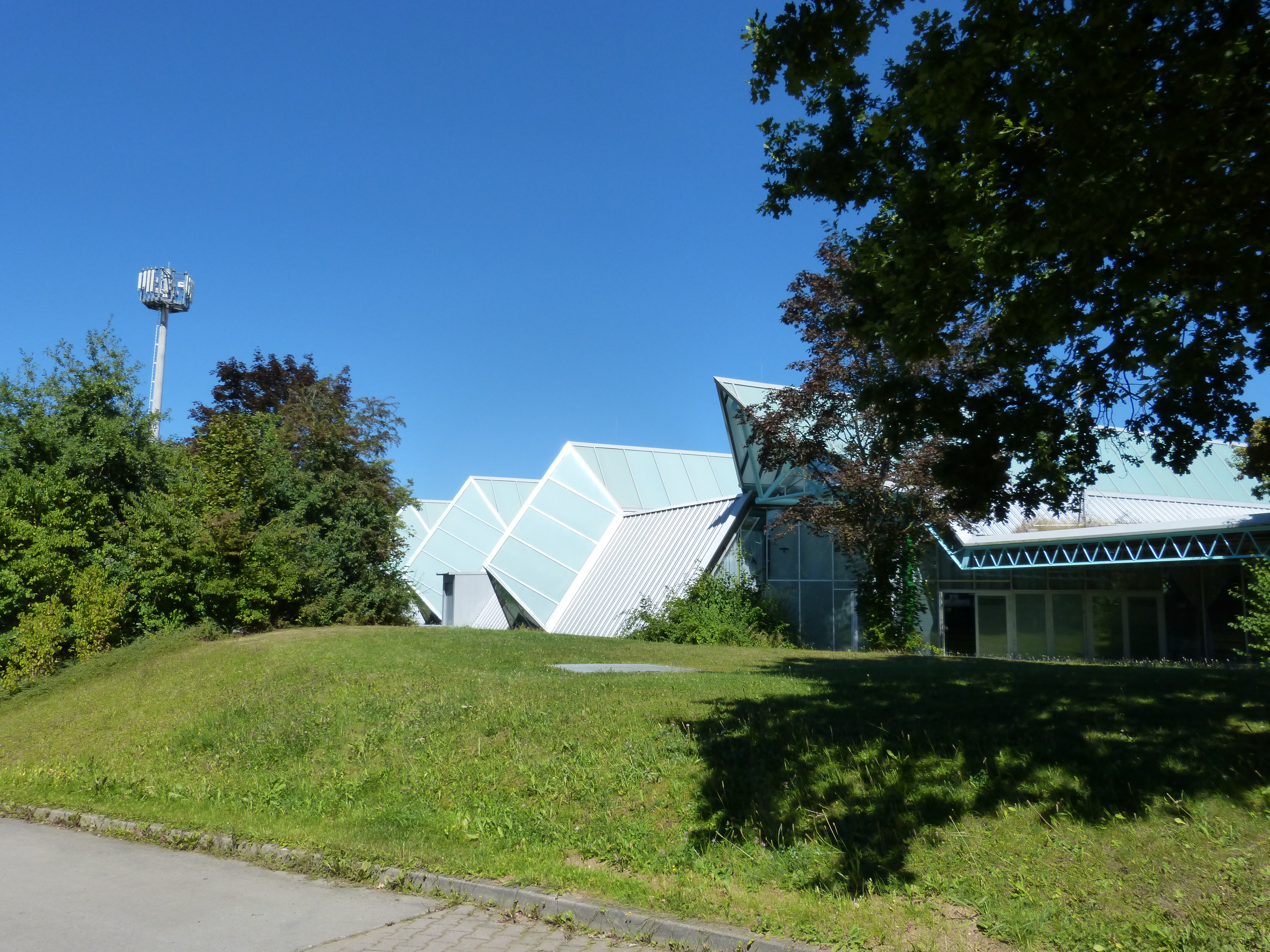 Exterior view of the modern Glaspalast Sindelfingen