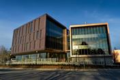 Edificio de Diseño John W. Olver en la Universidad de Massachusetts, Estados Unidos (© Alex Schreyer / UMass)