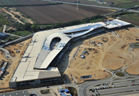 Vista aérea del Centro Comercial Gerasdorf durante la construcción (© ATP)
