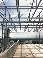 Vista del nivel superior desde la terraza de la azotea sobre la ciudad de Linz (© Bollinger+Grohmann)