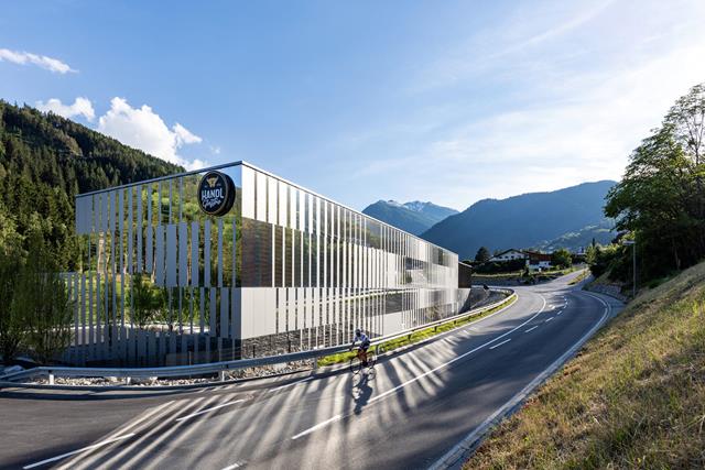 Empresa de producción y comercialización en Pians, Austria (© ATP architekten ingenieure)