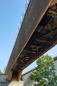 Vista inferior del puente | © Konstruktionsgruppe Bauen AG