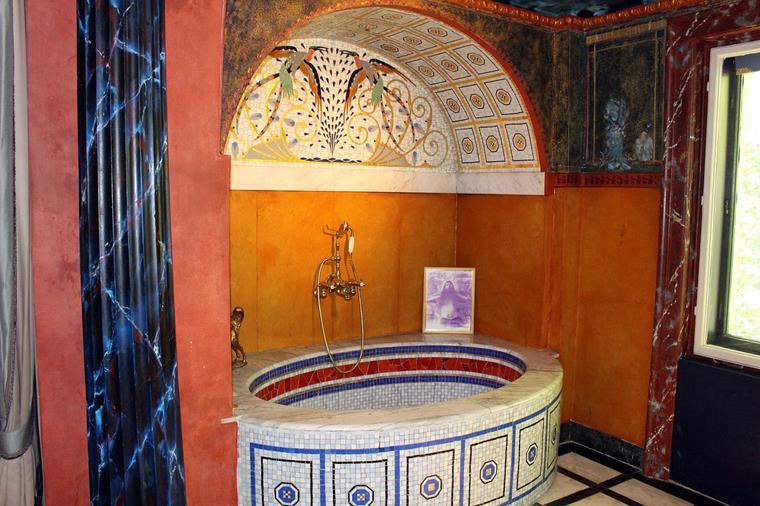 Baño de estilo Art Nouveau en una villa en Viena, Austria